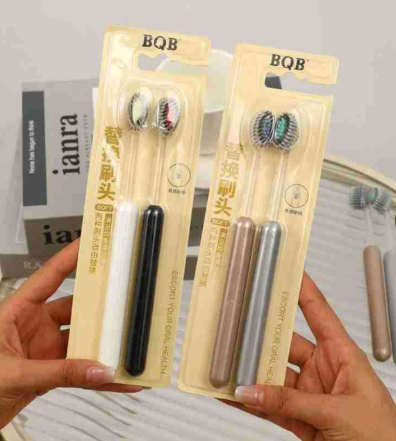 Toothbrush With Replaceable Brush Heads (Pack Of 2)